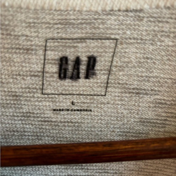 Gap - Picture 2 of 3